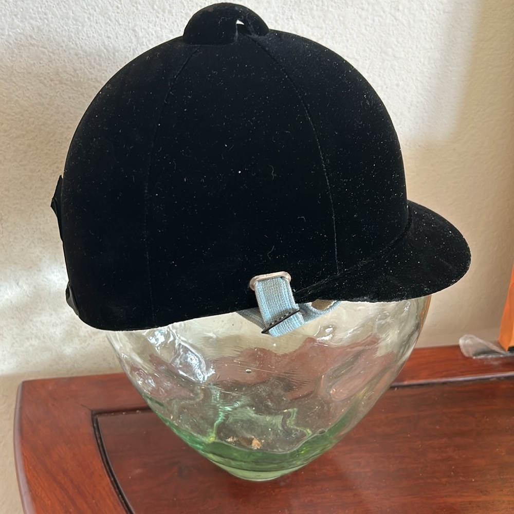 Equestrian Cap - Picture 2 of 9